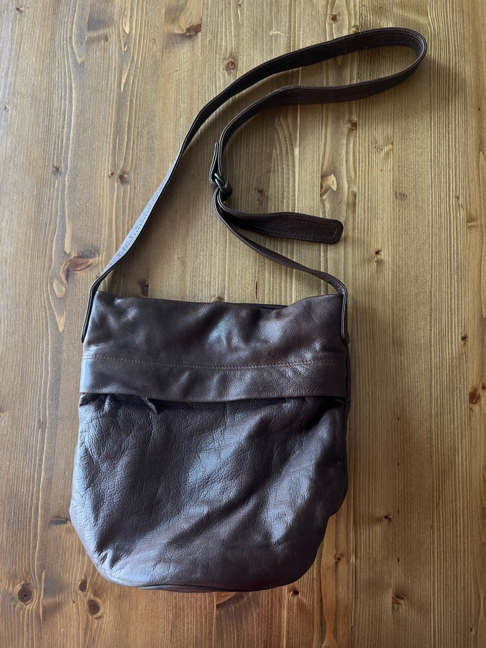 Women's Vintage Leather Hobo Crossbody Bucket Bag - Dark Brown